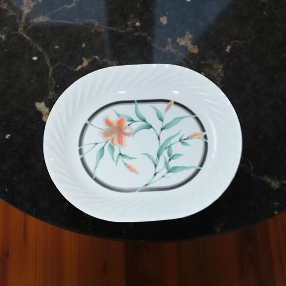Vintage Corelle Tiger Lily Serving Platter 12 1/4” - Picture 1 of 4